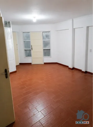 Departamento de 2 Dormitorios con Terraza Privada, Habitación Extra y Balcones