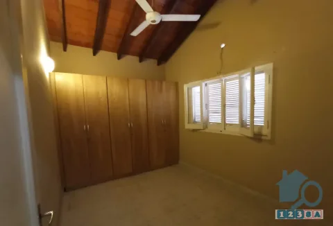 Departamento en Santísima Trinidad con Acceso Independiente y Estacionamiento Privado